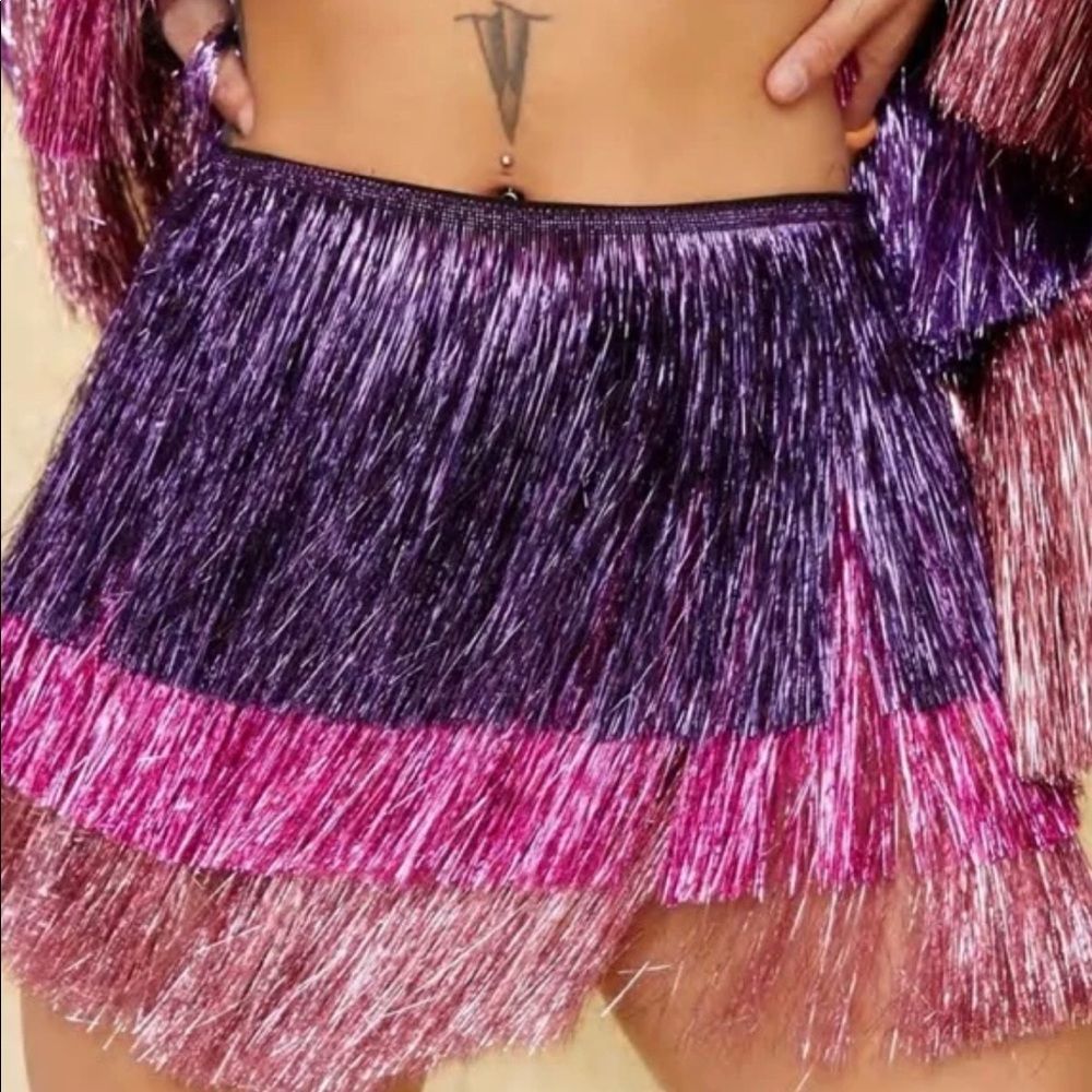 Nasty Gal metallic tiered fringe shorts skirt purple size 6 medium